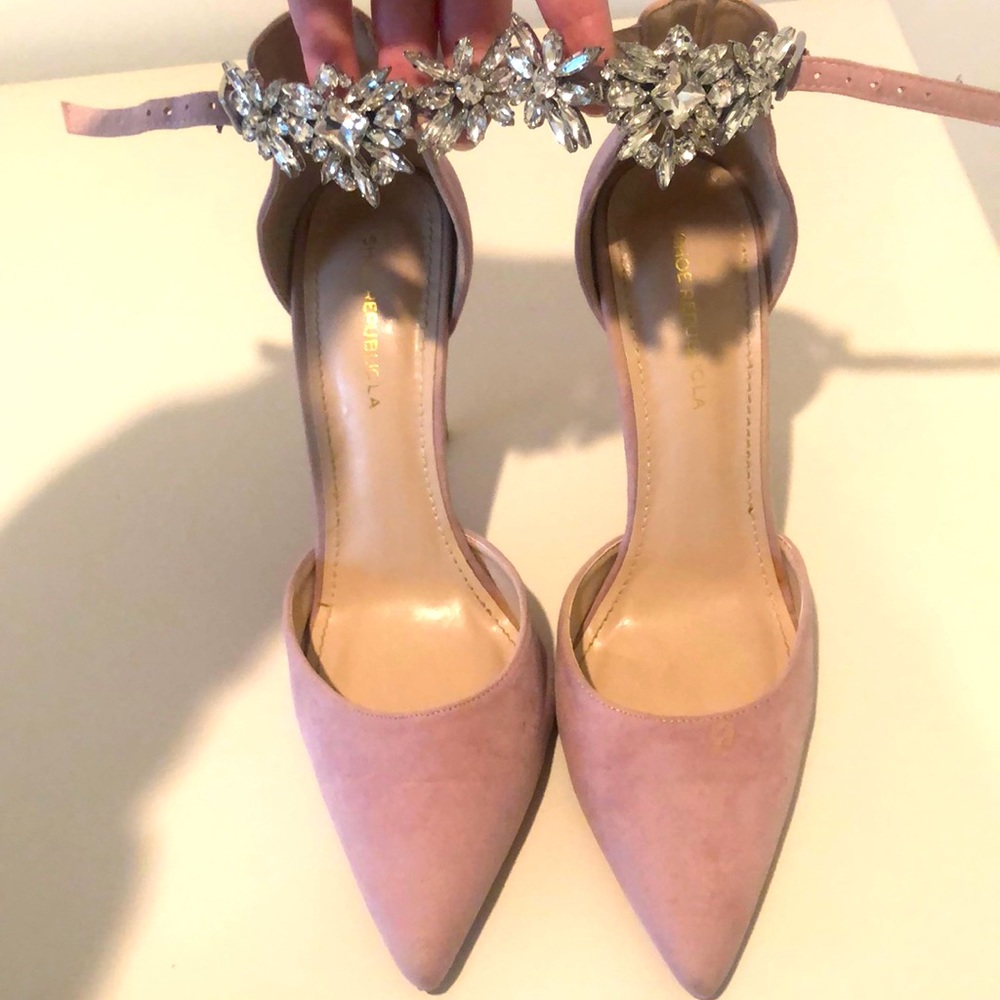 Mauve embellished high heels
